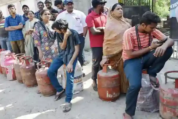 India LPG crisis due to falling imports and disrupted Hormuz supply route